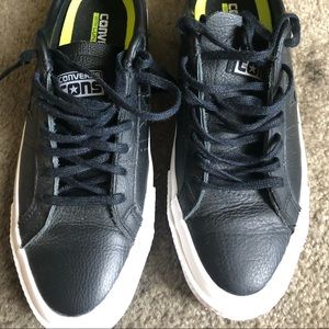 Converse tennis shoes women size 9.5